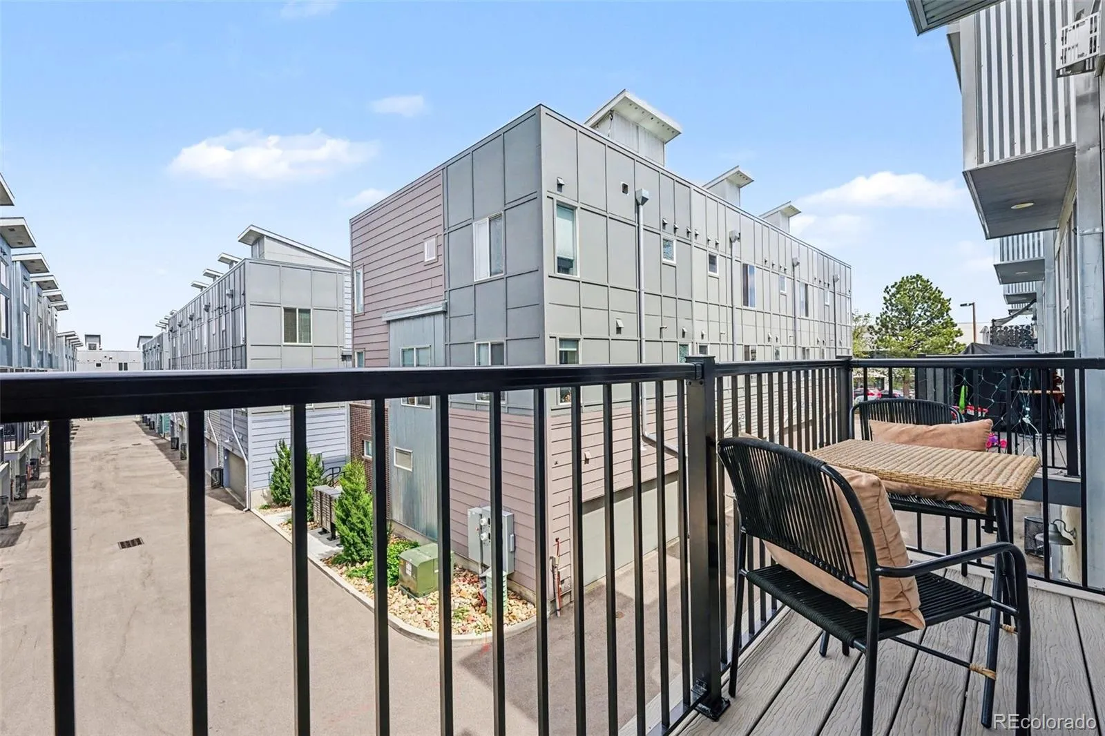 8711 E Hampden Avenue #5 Denver CO 80231 MLS #REC7461034 04212026183910 1600 18