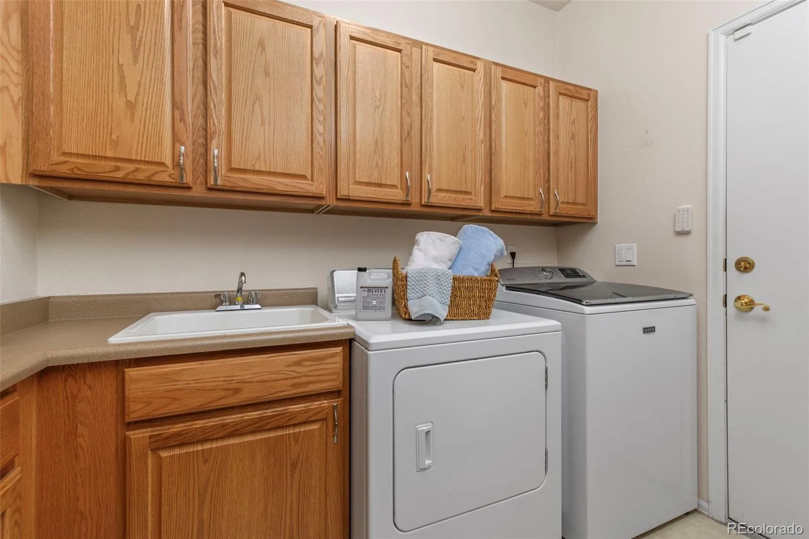 8244 S Catawba Court Aurora CO 80016 | MLS #REC7461065 08282026202635 1600 33