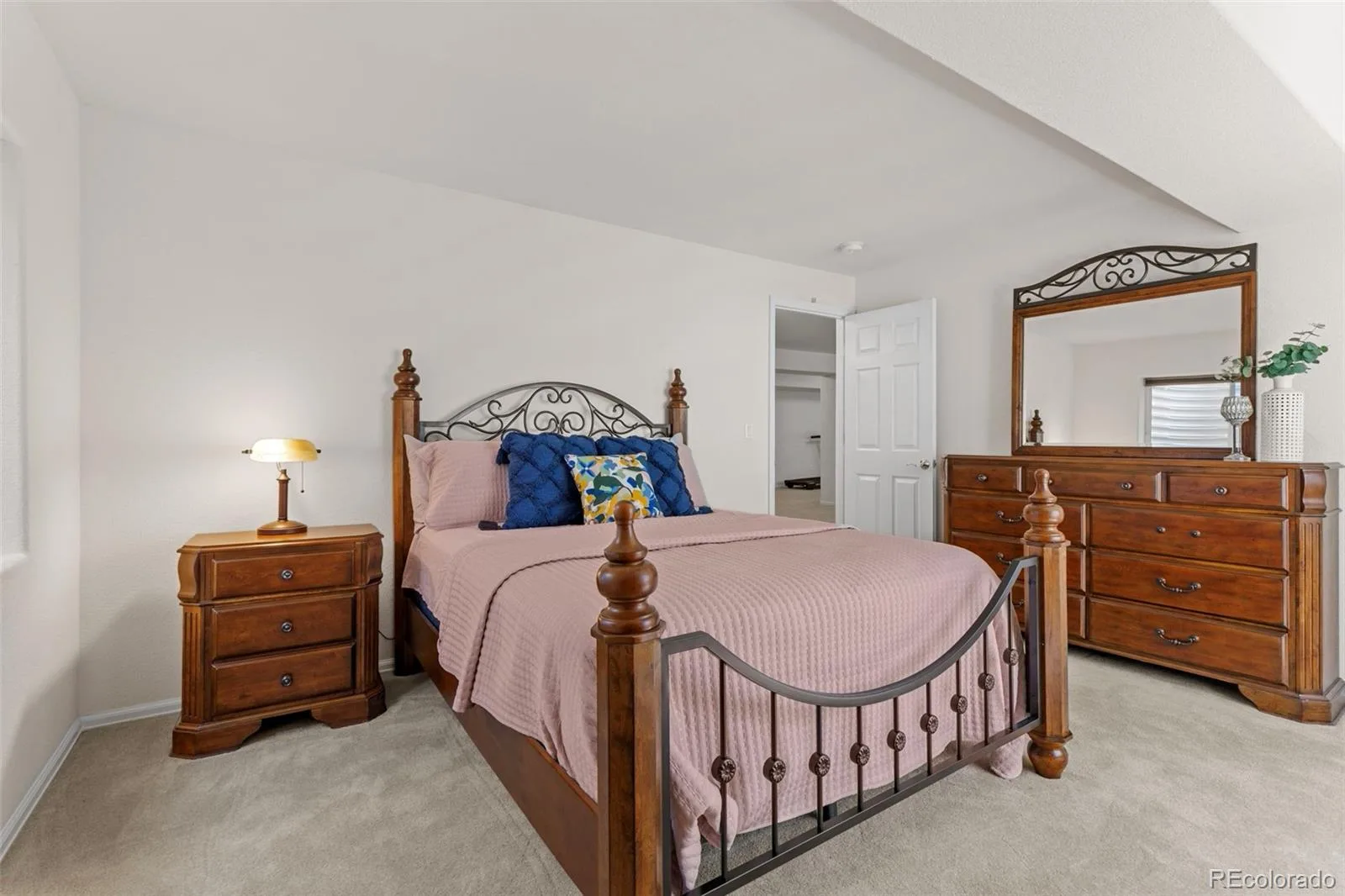 8244 S Catawba Court Aurora CO 80016 | MLS #REC7461065 08282026202635 1600 38