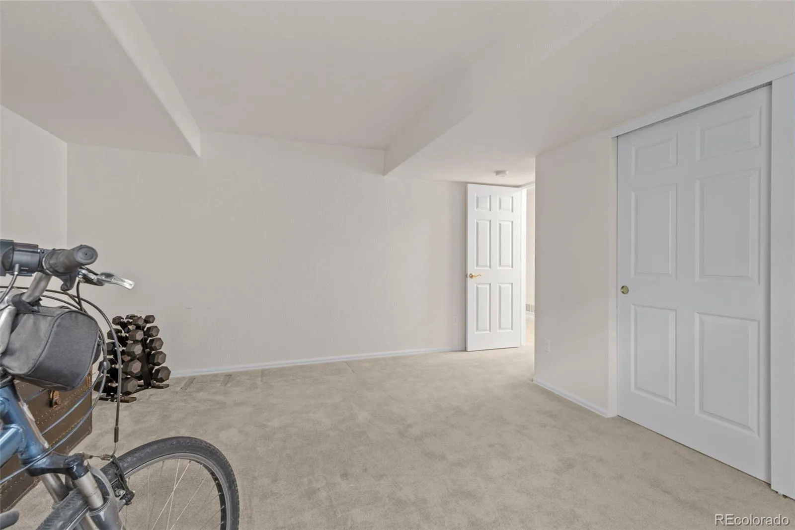 8244 S Catawba Court Aurora CO 80016 | MLS #REC7461065 08282026202635 1600 40