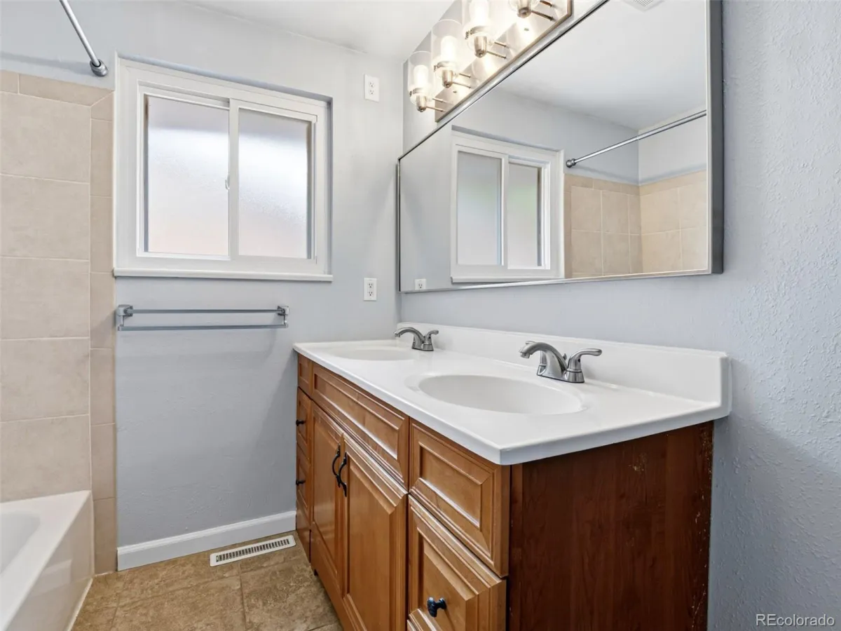 04162026173609 1200 22