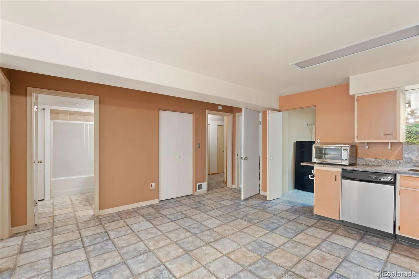 405 E Sutton Circle Lafayette CO 80026 | MLS #REC7472951 07272026185209 1600 19