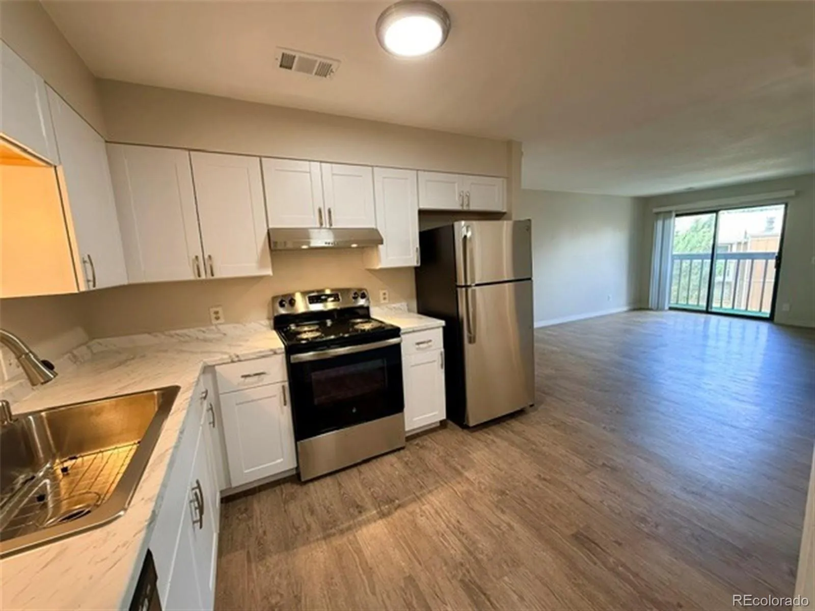 512 Vance Street #A Lakewood CO 80226 MLS #REC7479542 05232026095642 1600 10