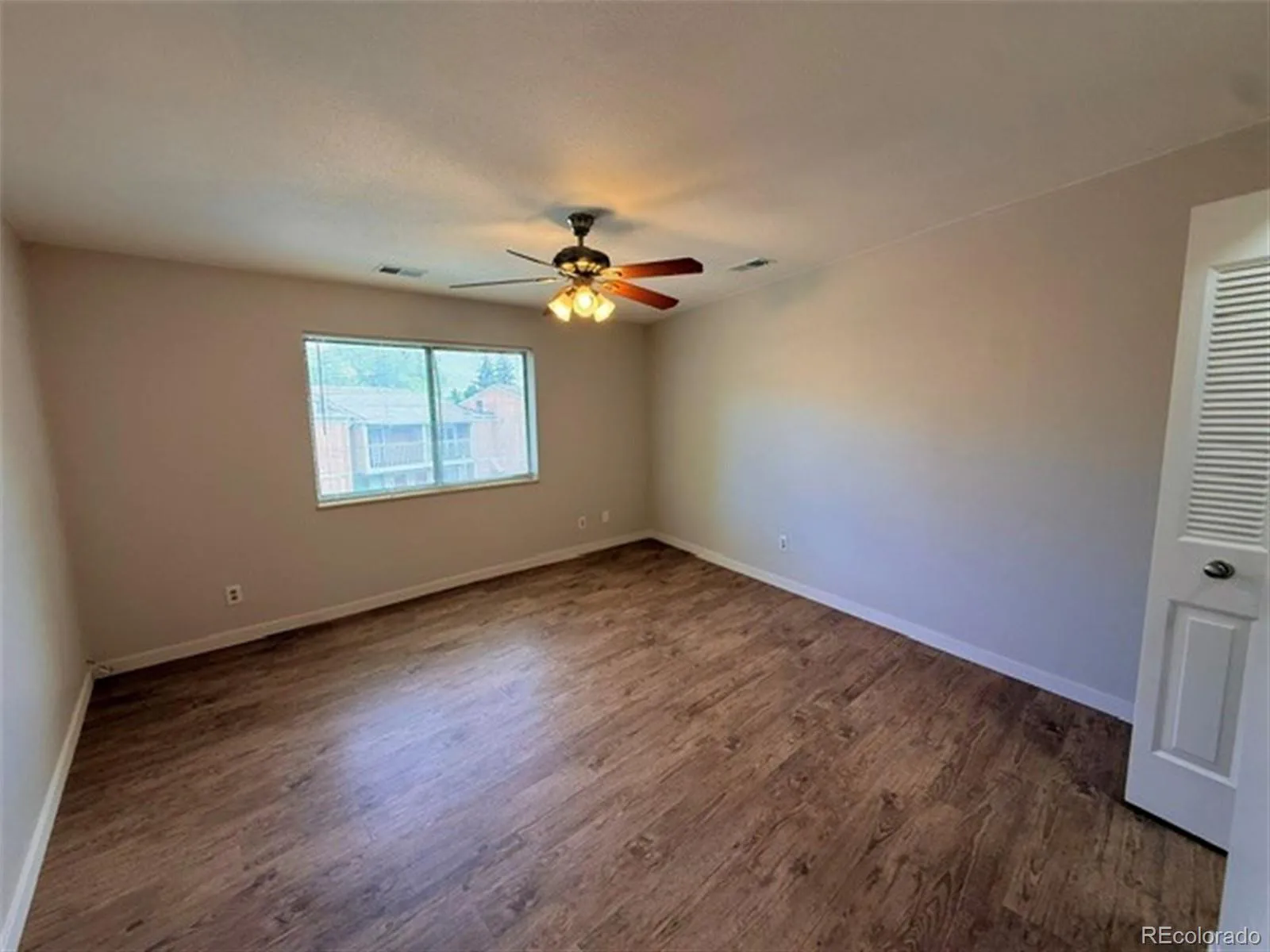 512 Vance Street #A Lakewood CO 80226 MLS #REC7479542 05232026095642 1600 18