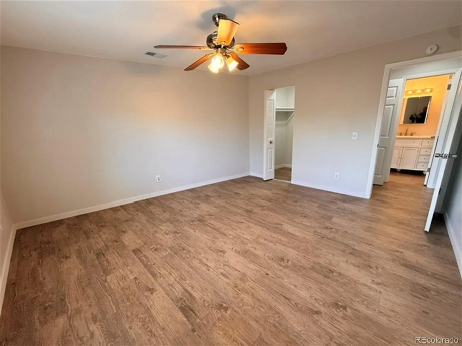 512 Vance Street #A Lakewood CO 80226 MLS #REC7479542 05232026095642 1600 19