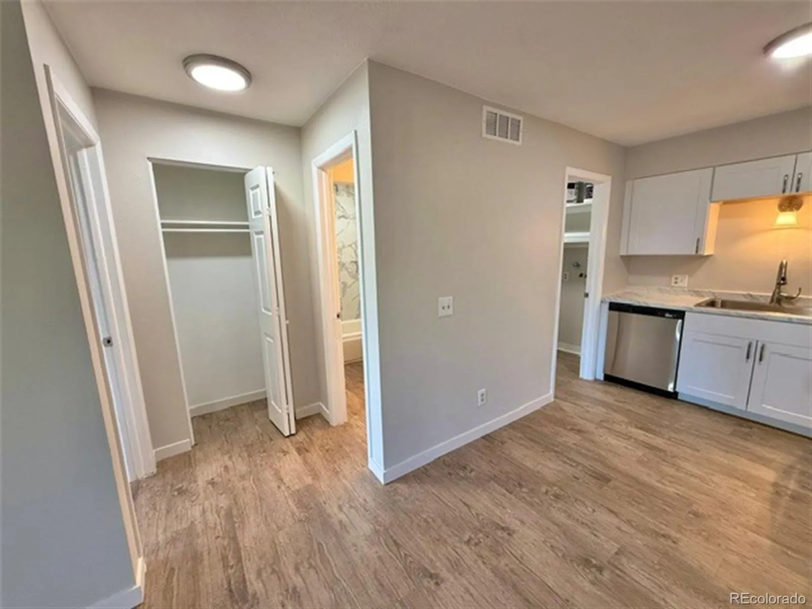 512 Vance Street #A Lakewood CO 80226 MLS #REC7479542 05232026095642 1600 5