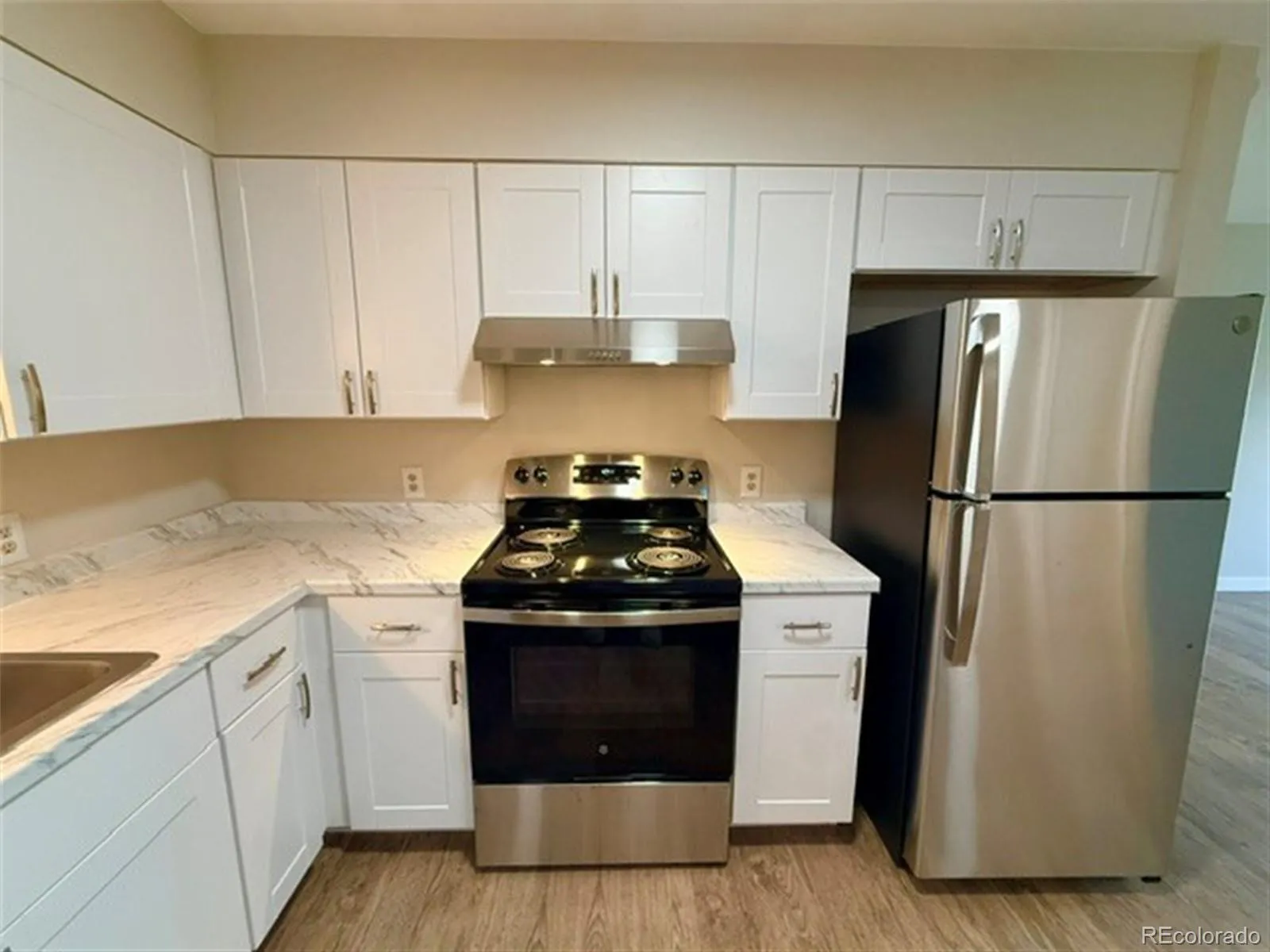 512 Vance Street #A Lakewood CO 80226 MLS #REC7479542 05232026095642 1600 9