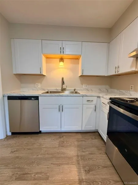 512 Vance Street #A Lakewood CO 80226 MLS #REC7479542 05232026095642 800 11