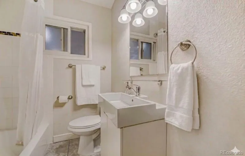 04102026195821 800 12