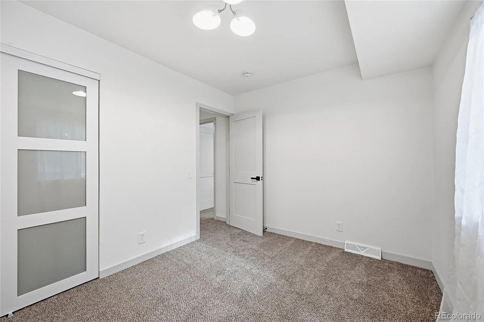 580 S Field Court Denver CO 80226 MLS #REC7488395 07042026153734 1600 13
