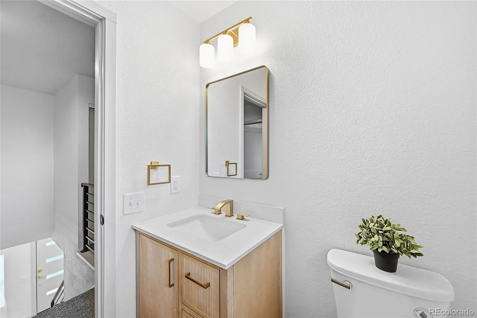 580 S Field Court Denver CO 80226 MLS #REC7488395 07042026153734 1600 14