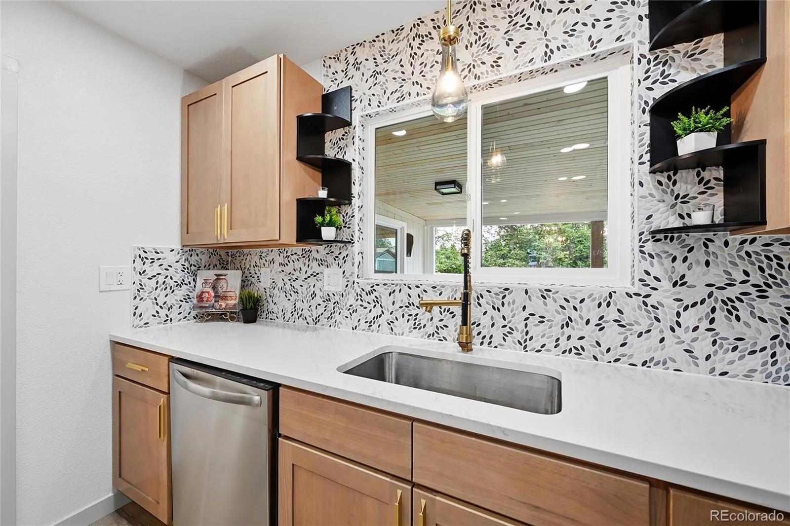 580 S Field Court Denver CO 80226 MLS #REC7488395 07042026153734 1600 3