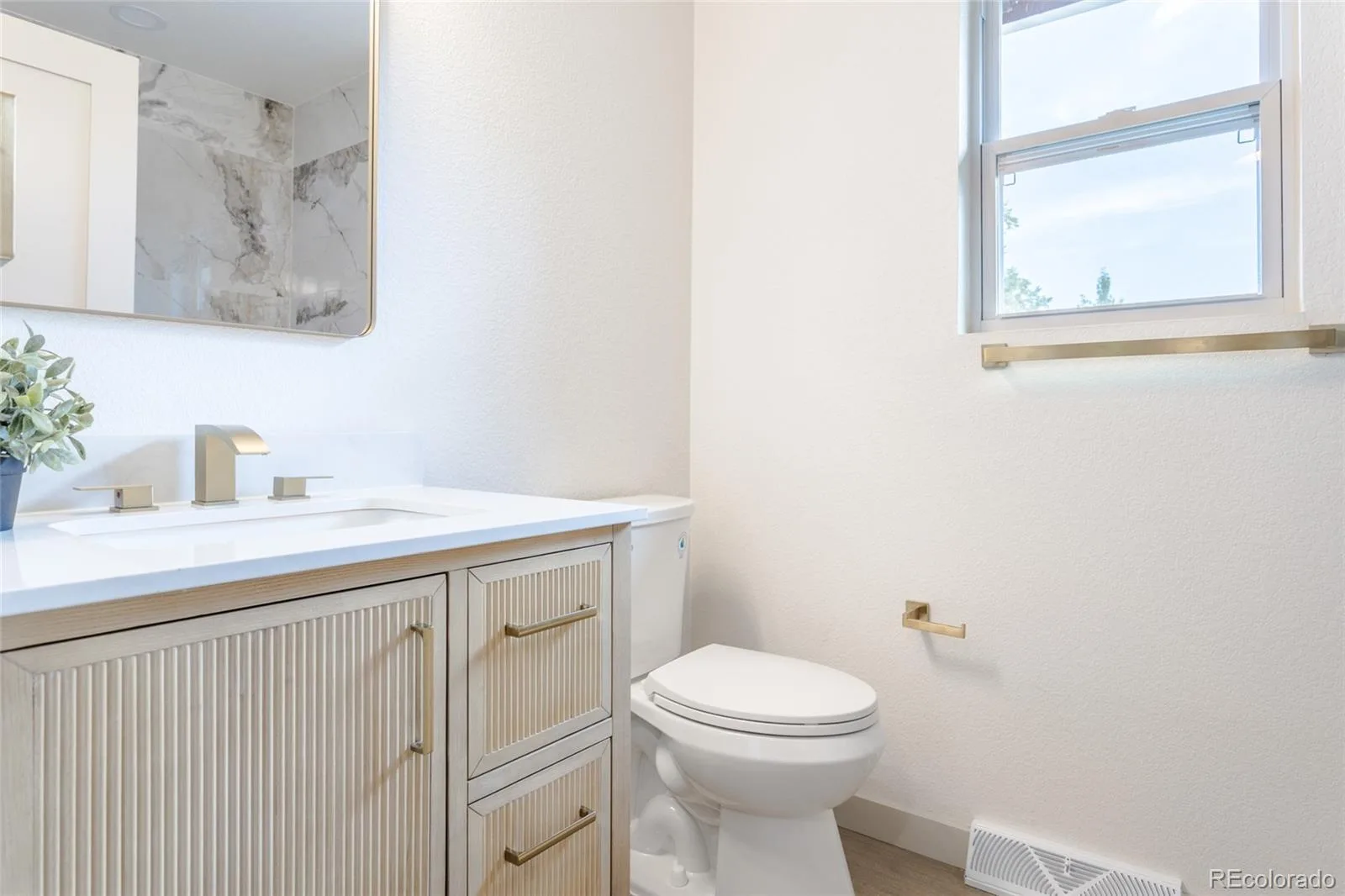 580 S Field Court Lakewood CO 80226 | MLS #REC7488395 08282026175835 1600 15