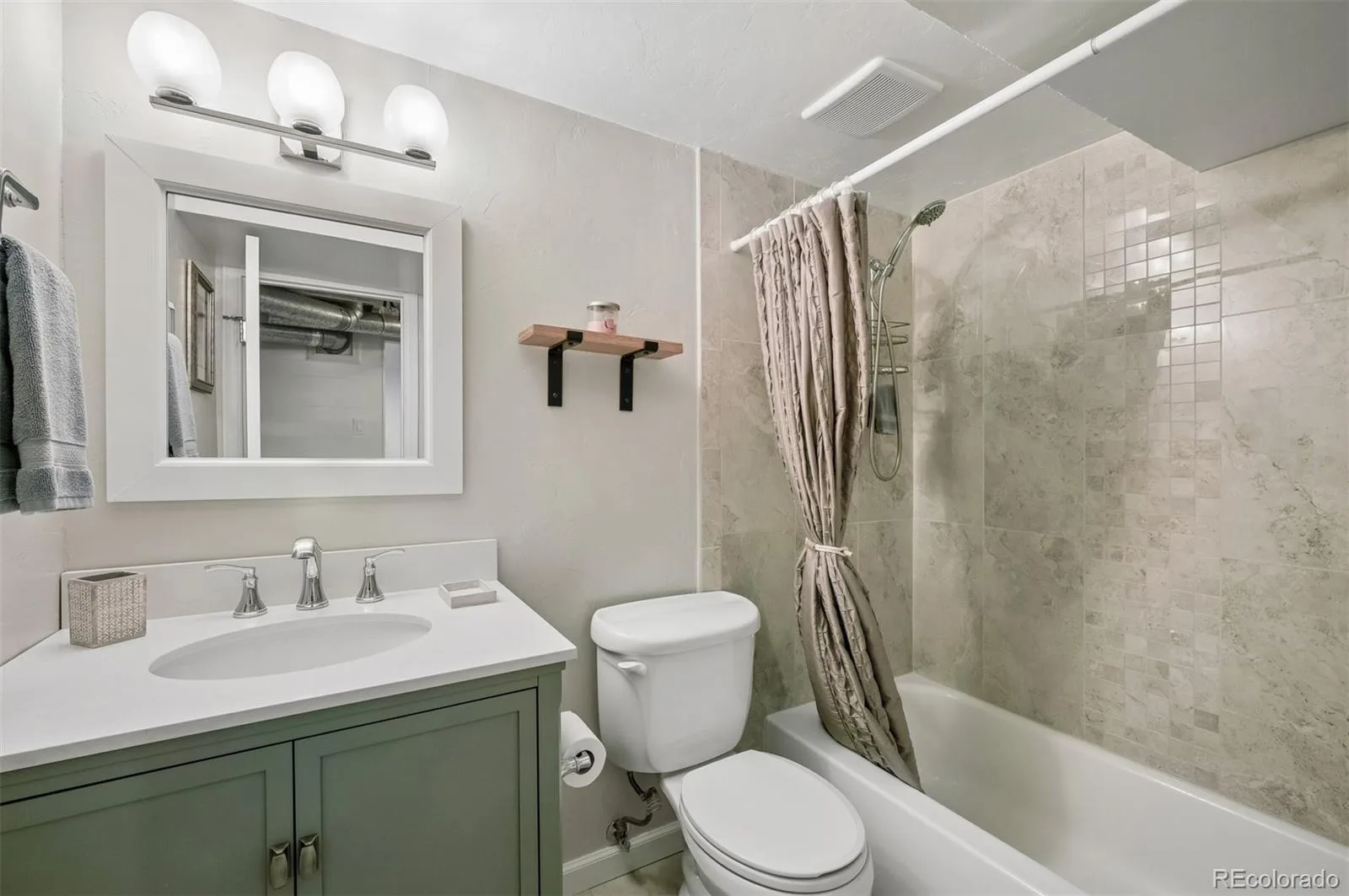 9555 W 6th Avenue Lakewood CO 80215 | MLS #REC7489799 10092026012128 1600 20
