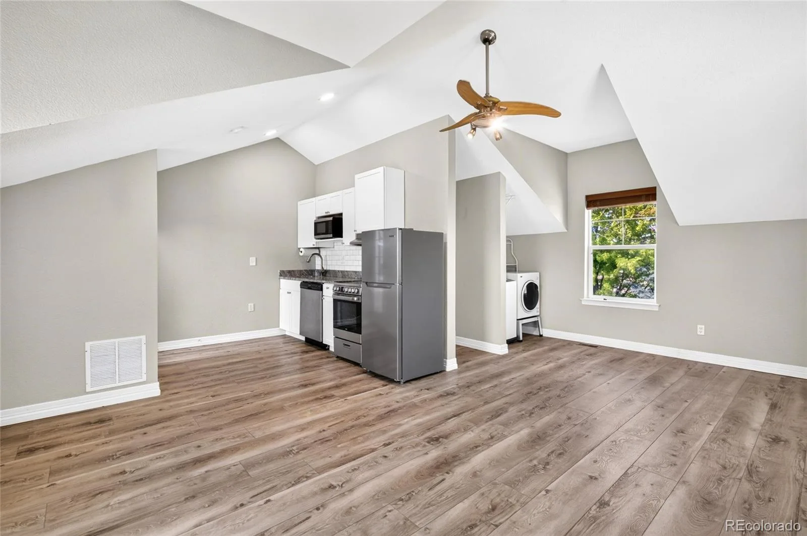14068 Blue River Trail Broomfield CO 80023 MLS #REC7493120 06272026234237 1600 36