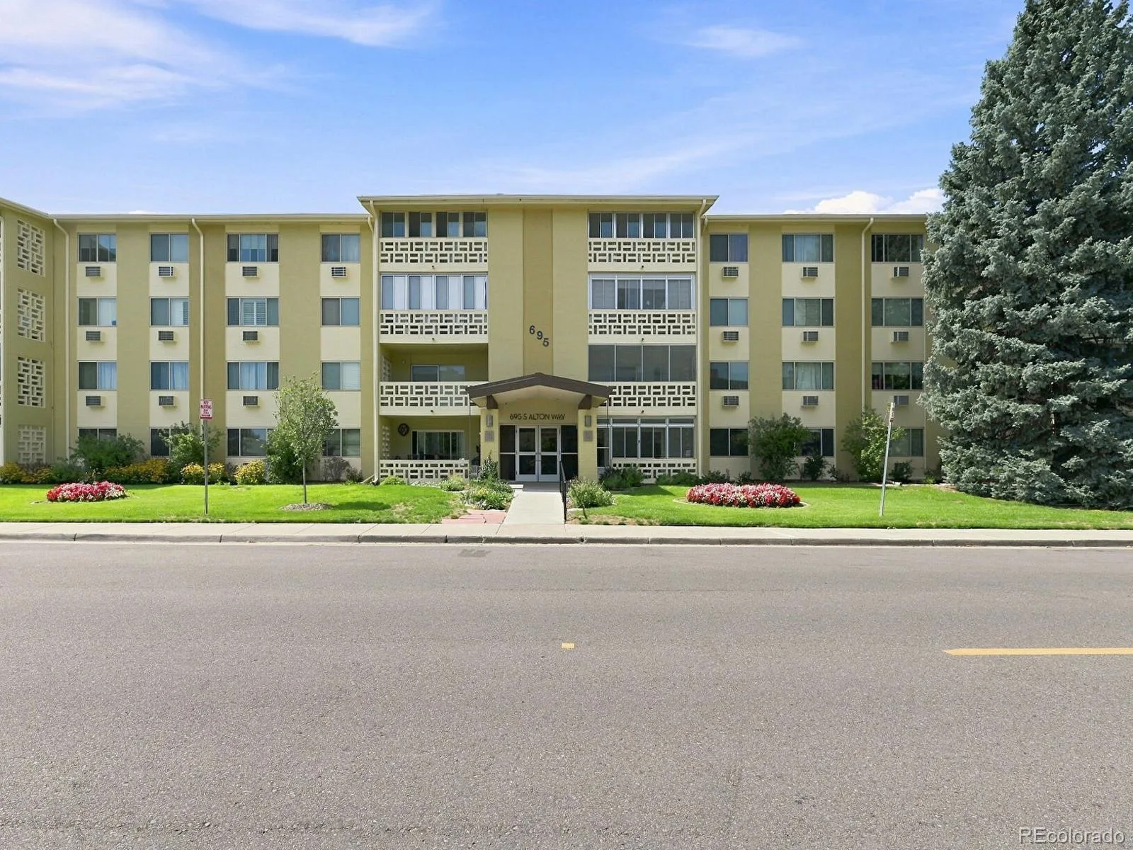 695 S Alton Way #8A #32 Denver CO 80247 | MLS #REC7494662 10142026185921 1600 19