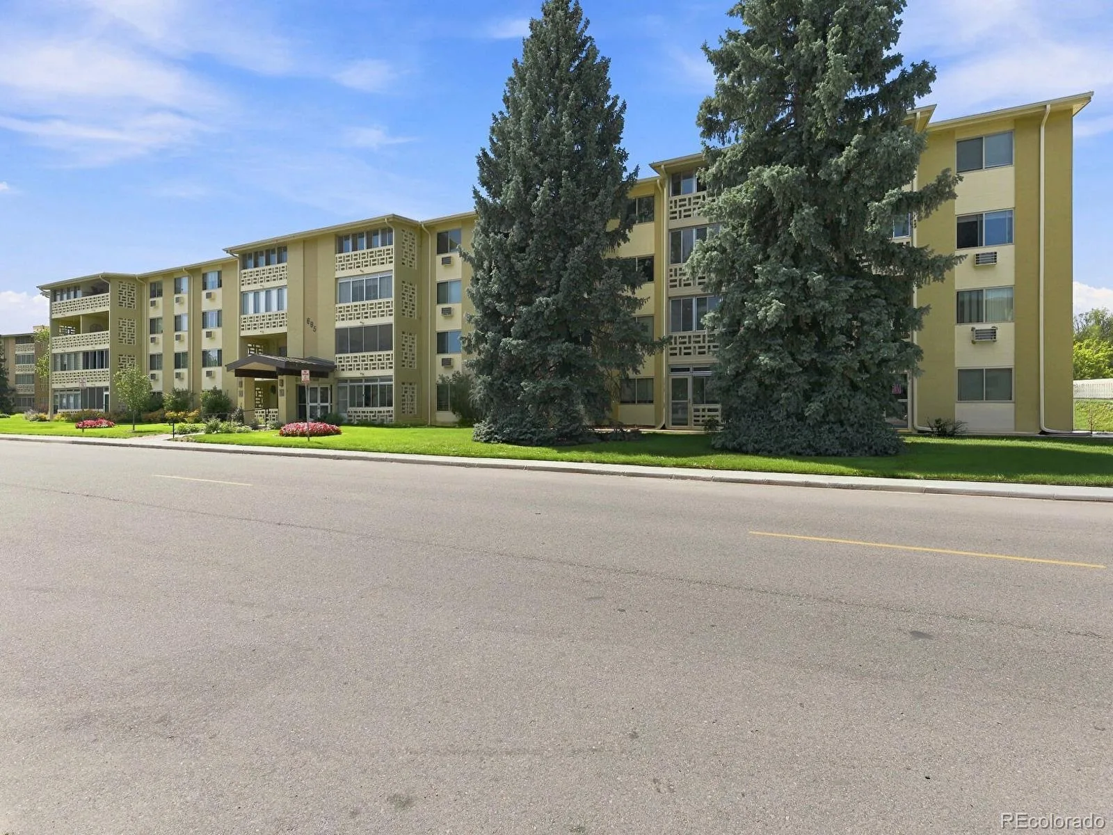 695 S Alton Way #8A #32 Denver CO 80247 | MLS #REC7494662 10142026185921 1600 20