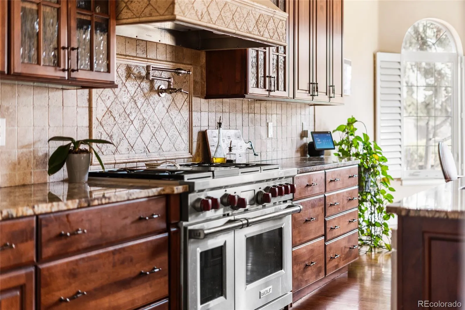 04092026002225 1600 11