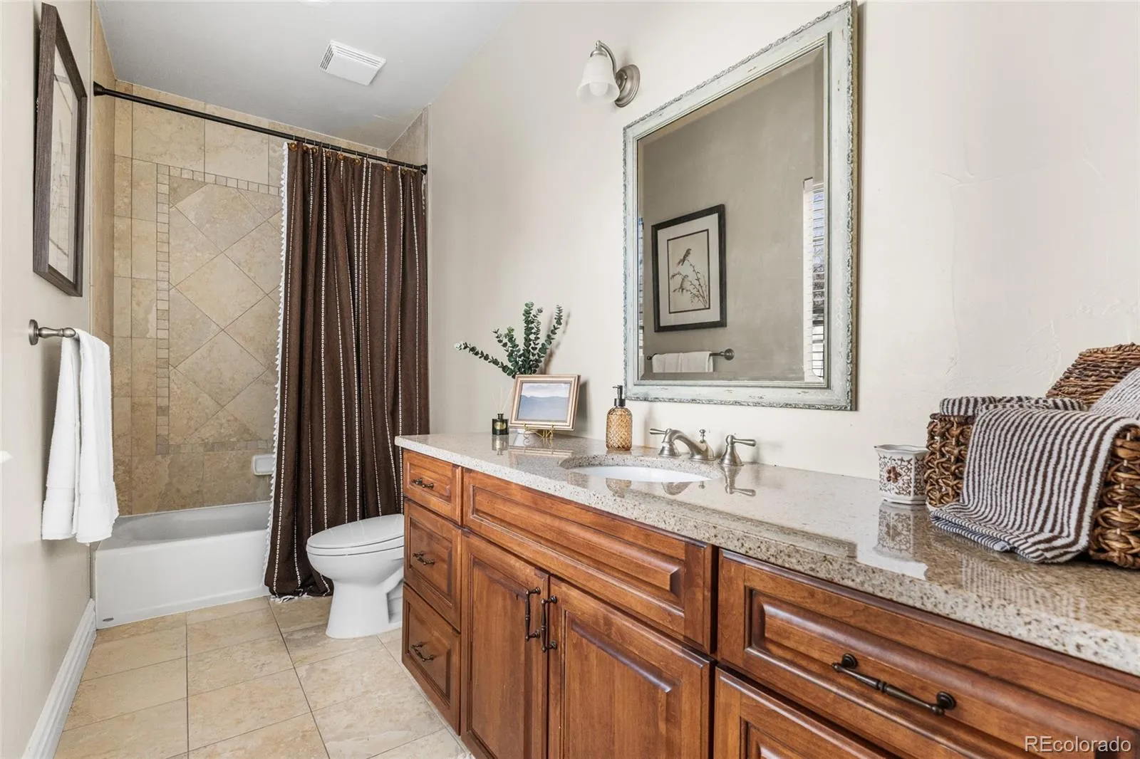 04092026002225 1600 37