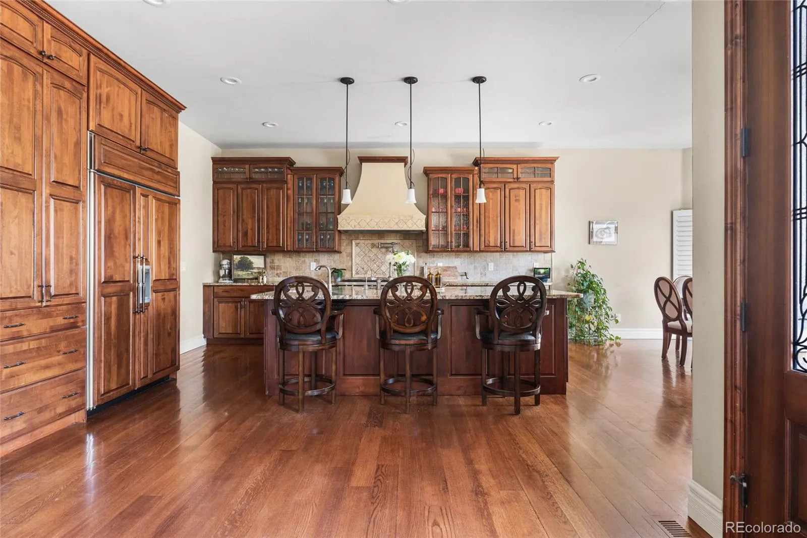 04092026002225 1600 9