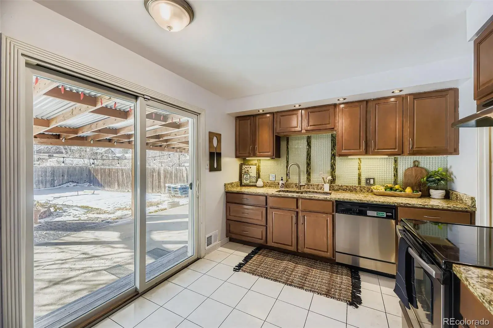 12082025222607 1600 10