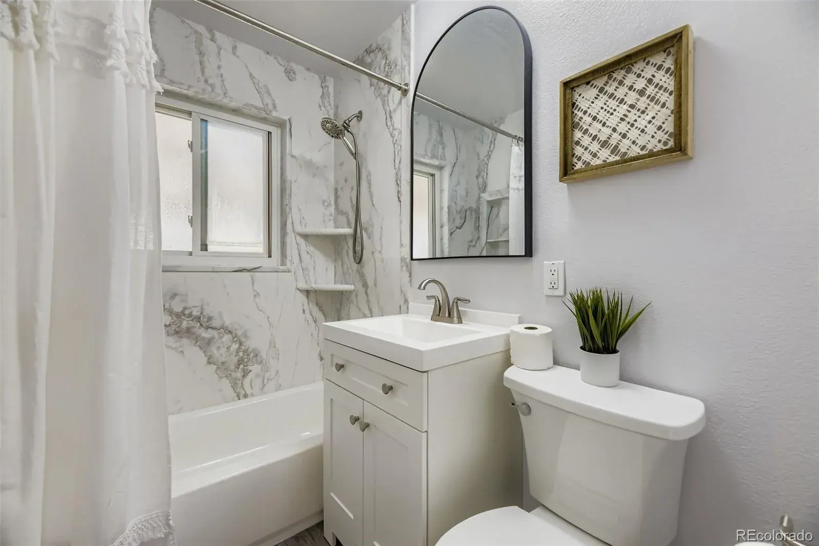 12082025222607 1600 14