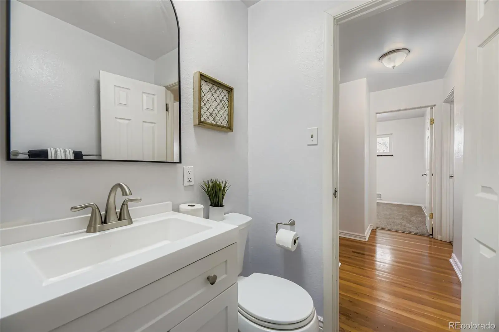 12082025222607 1600 16