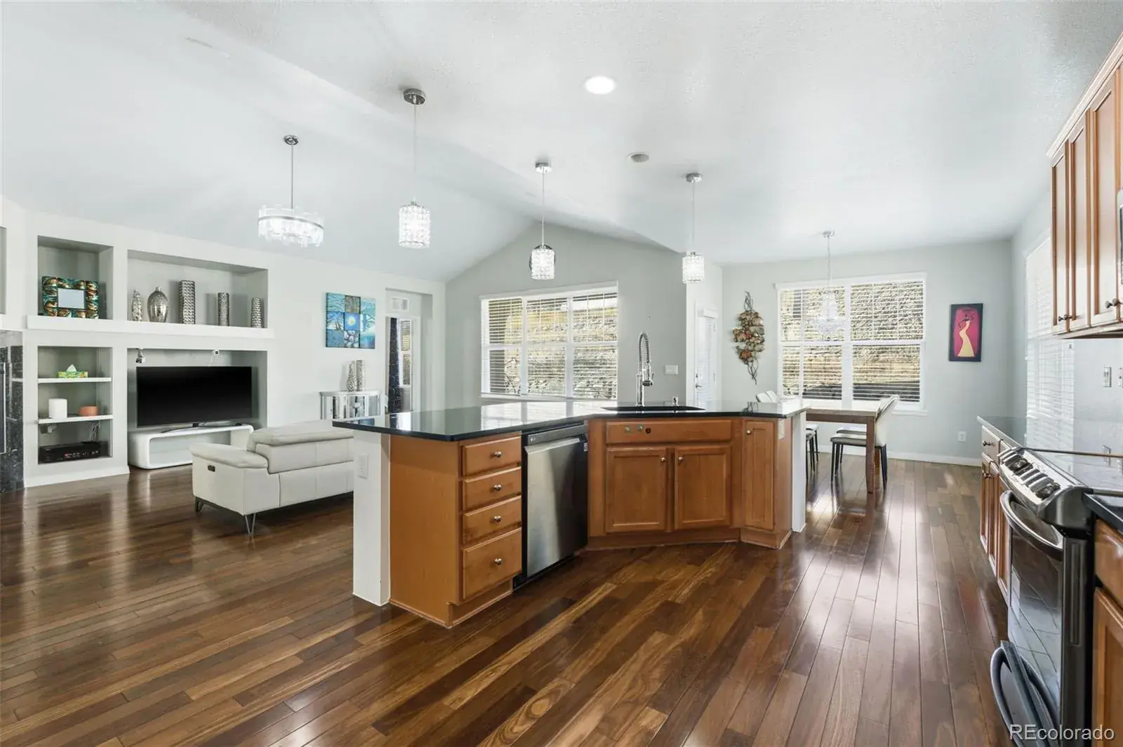 25203 E Indore Drive Aurora CO 80016 MLS #REC7505536 03062026065100 1600 15