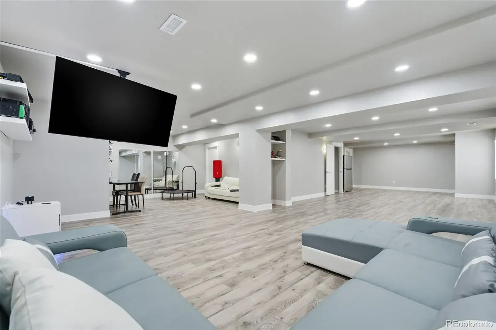25203 E Indore Drive Aurora CO 80016 MLS #REC7505536 03062026065100 1600 39