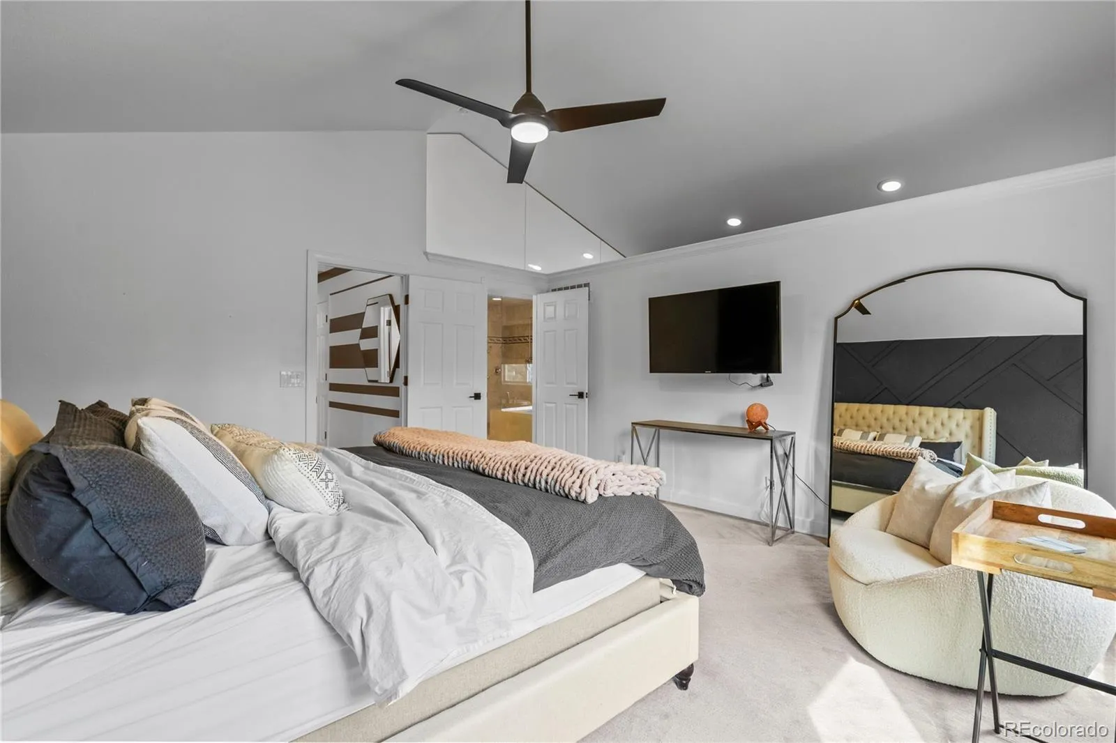 04082026152247 1600 32