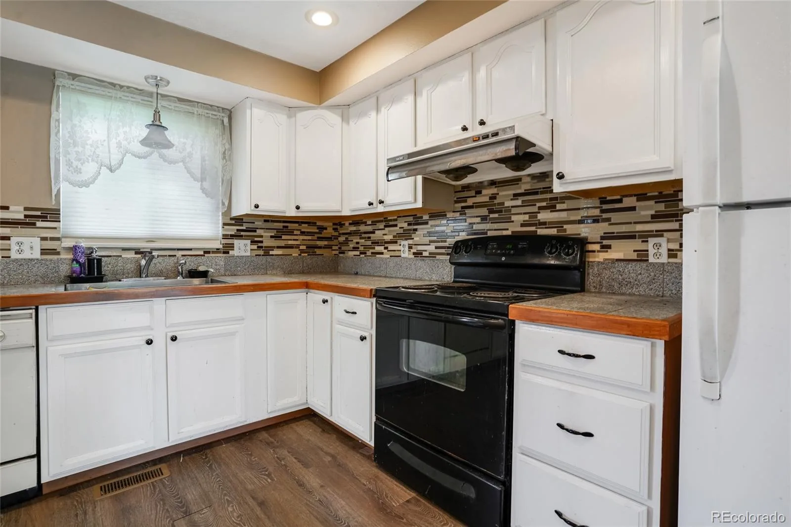6180 S Garland Street Littleton CO 80123 | MLS #REC7508793 06202026002216 1600 2