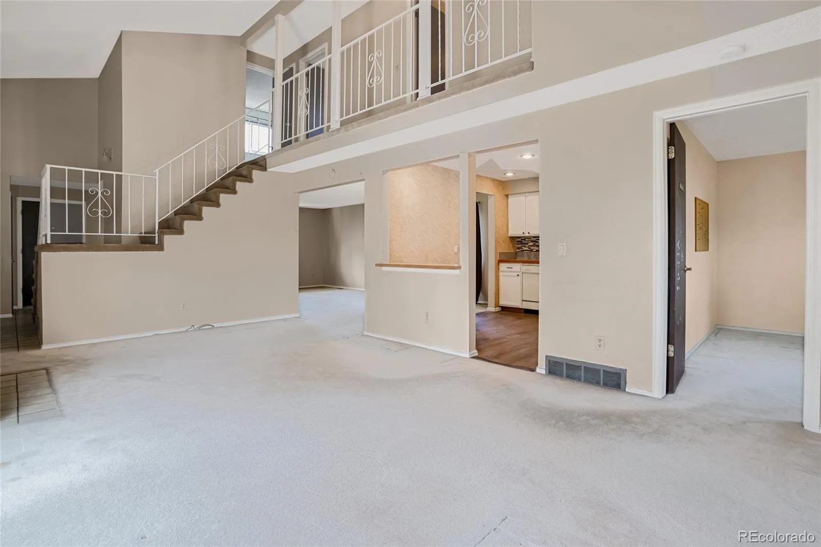 6180 S Garland Street Littleton CO 80123 | MLS #REC7508793 06202026002216 1600 33