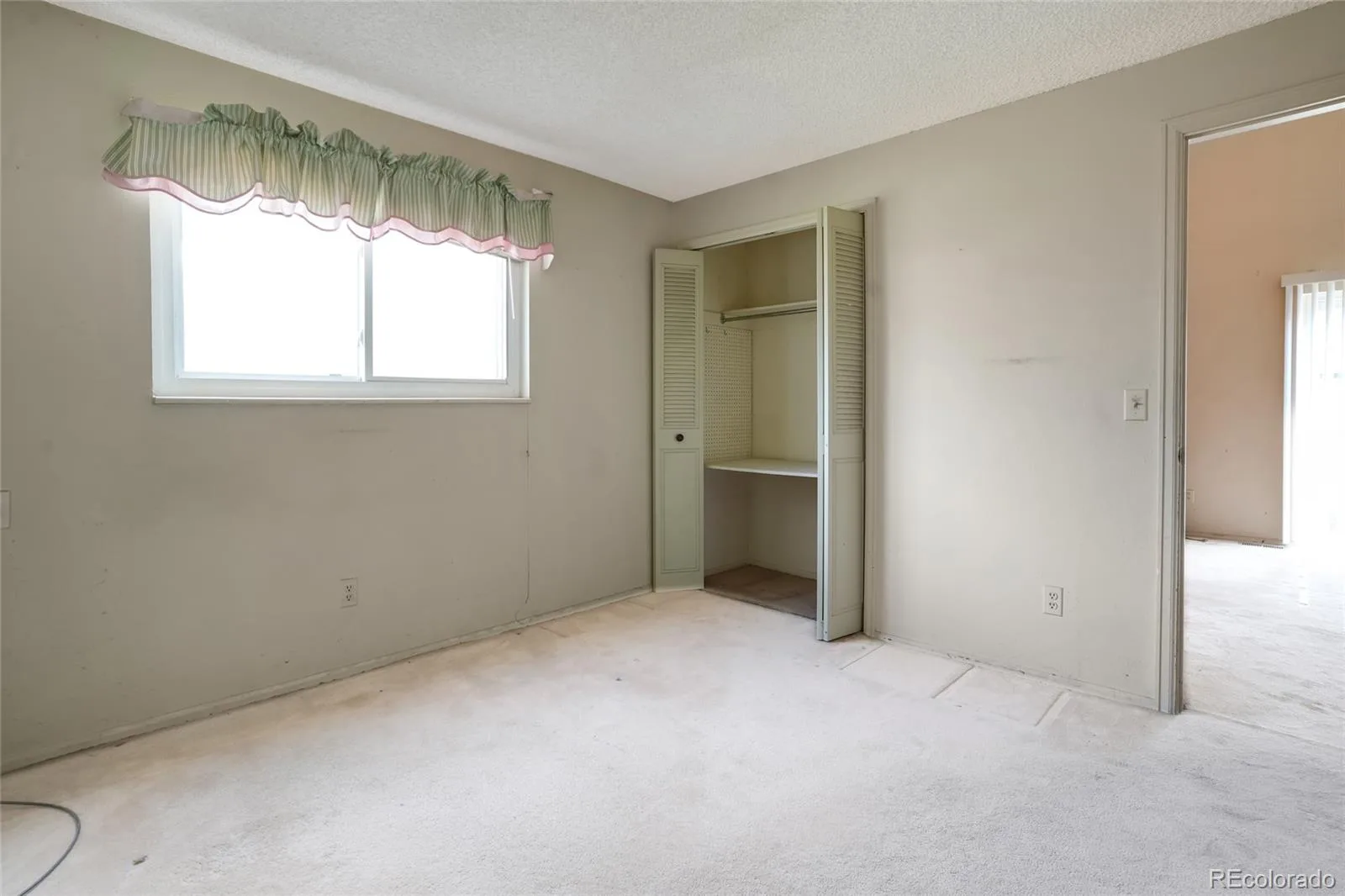 6180 S Garland Street Littleton CO 80123 | MLS #REC7508793 06202026002216 1600 35
