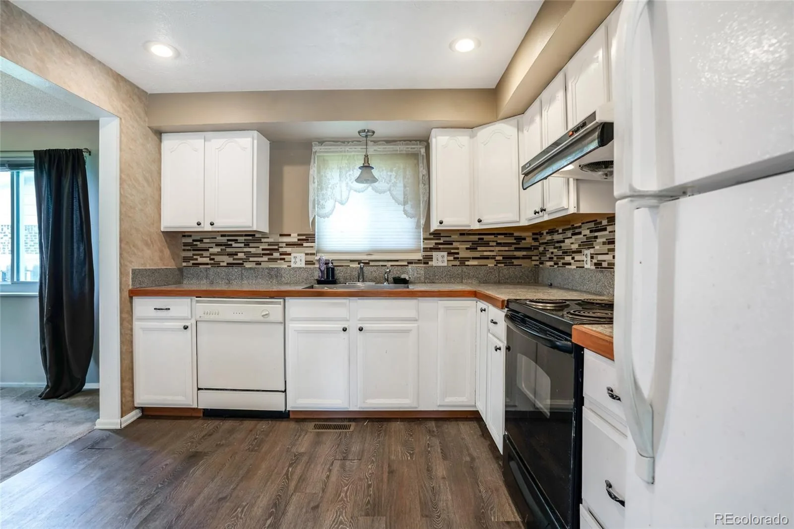 6180 S Garland Street Littleton CO 80123 | MLS #REC7508793 06202026002216 1600 37