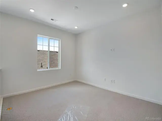 05092025233656 640 35