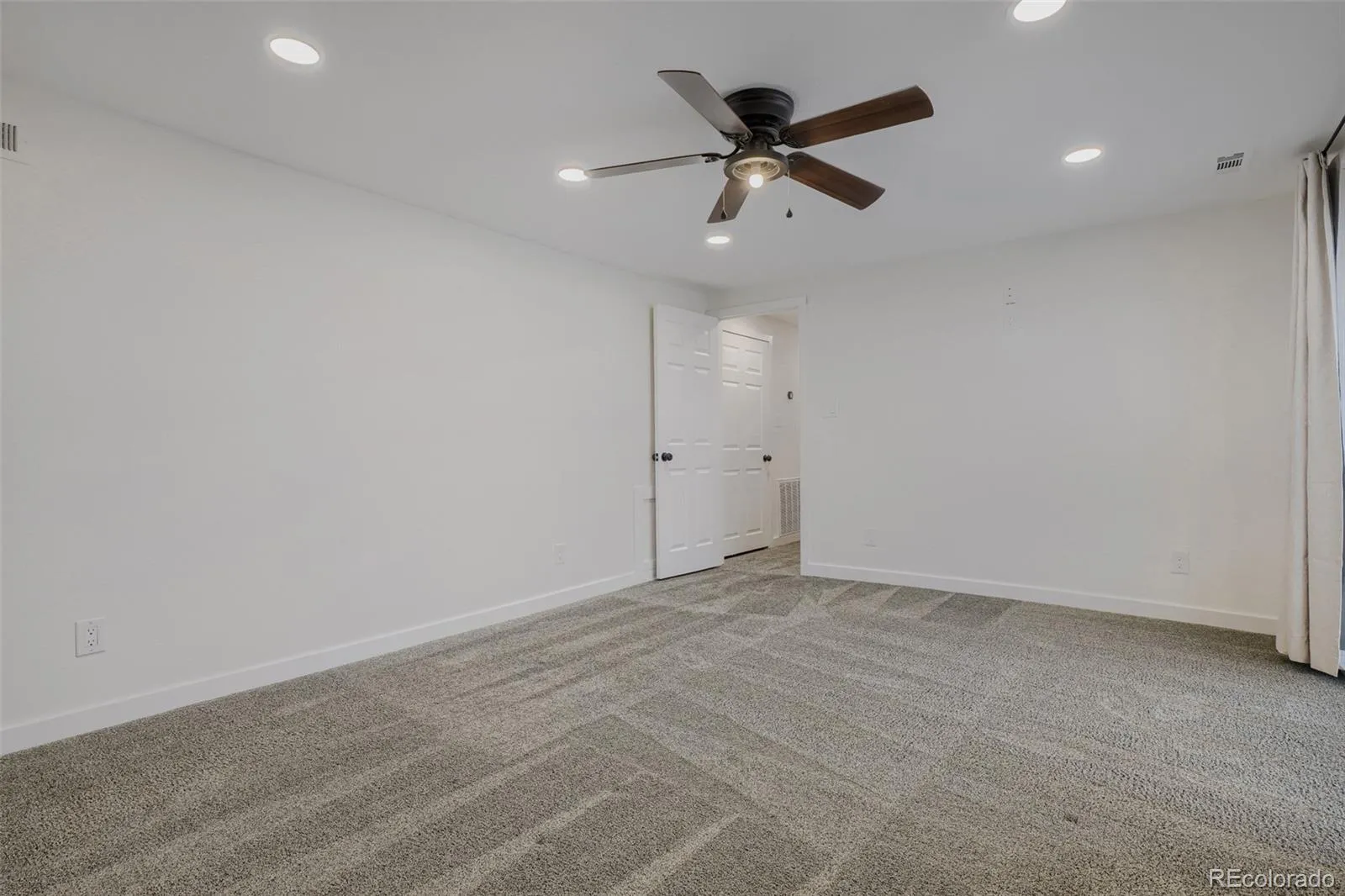 5171 S Buchanan Street Aurora CO 80016 MLS #REC7512128 05022026060418 1600 16