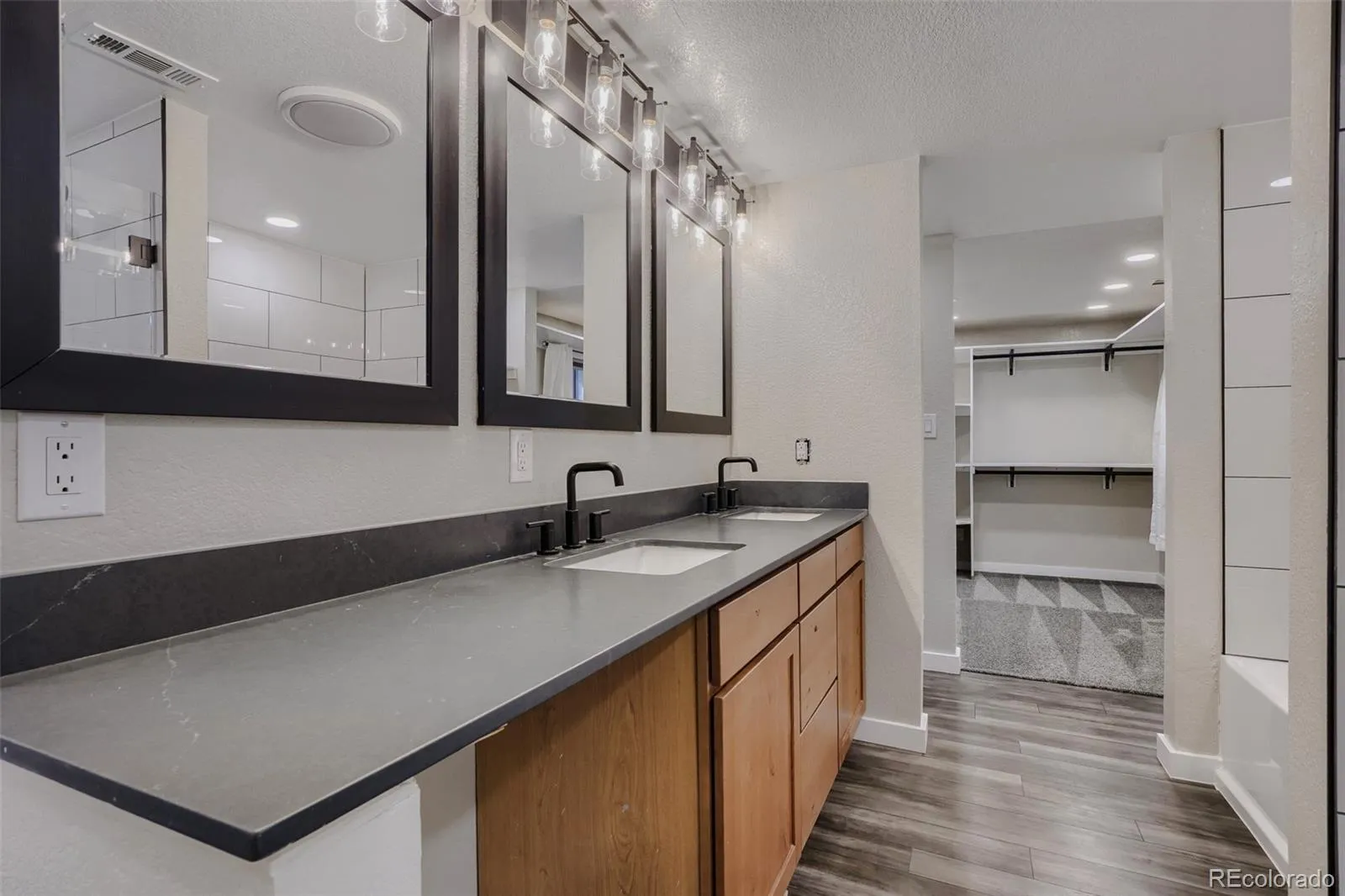 5171 S Buchanan Street Aurora CO 80016 MLS #REC7512128 05022026060418 1600 21