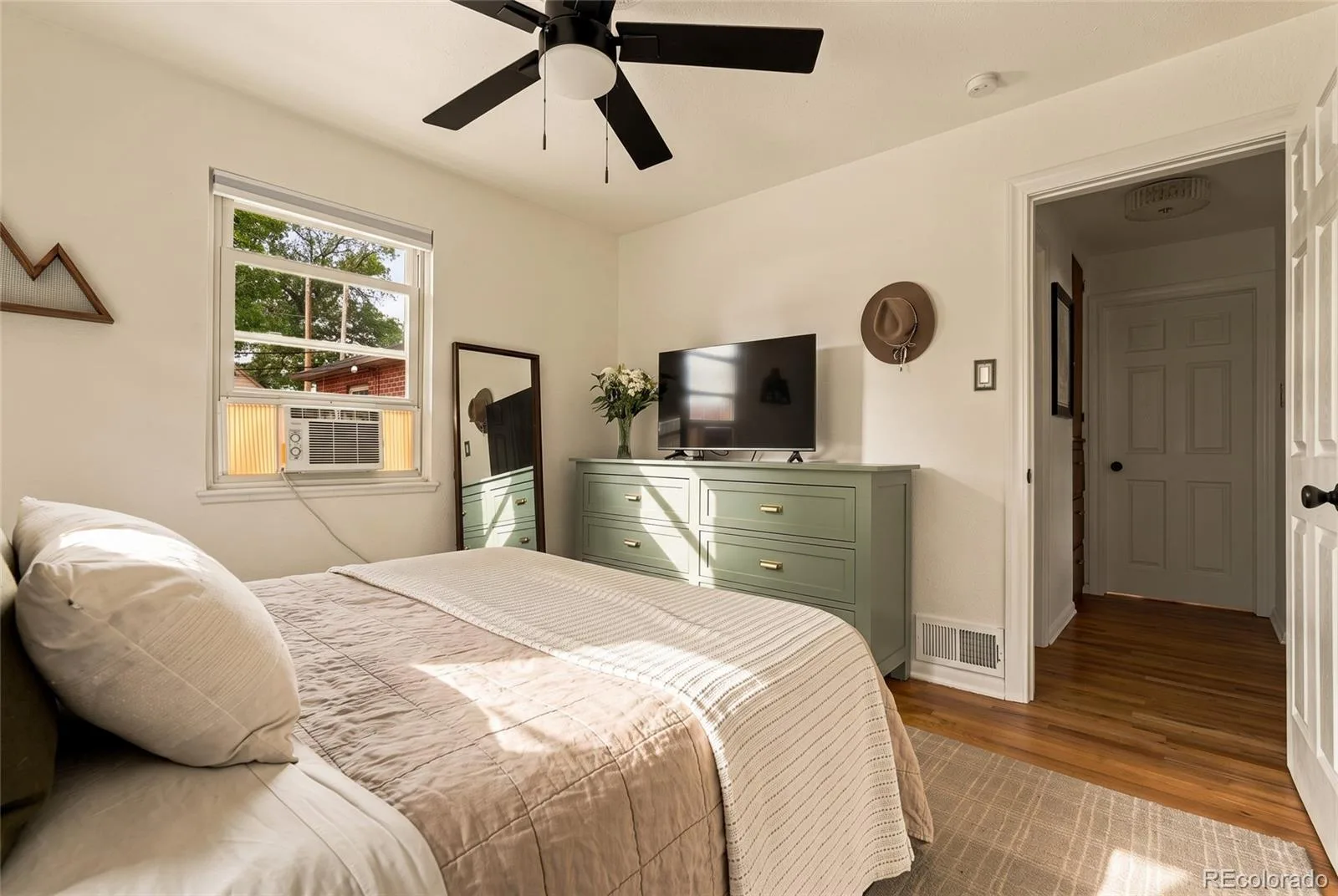 3710 W Stuart Street Denver CO 80212 | MLS #REC7514078 08282026164823 1600 21