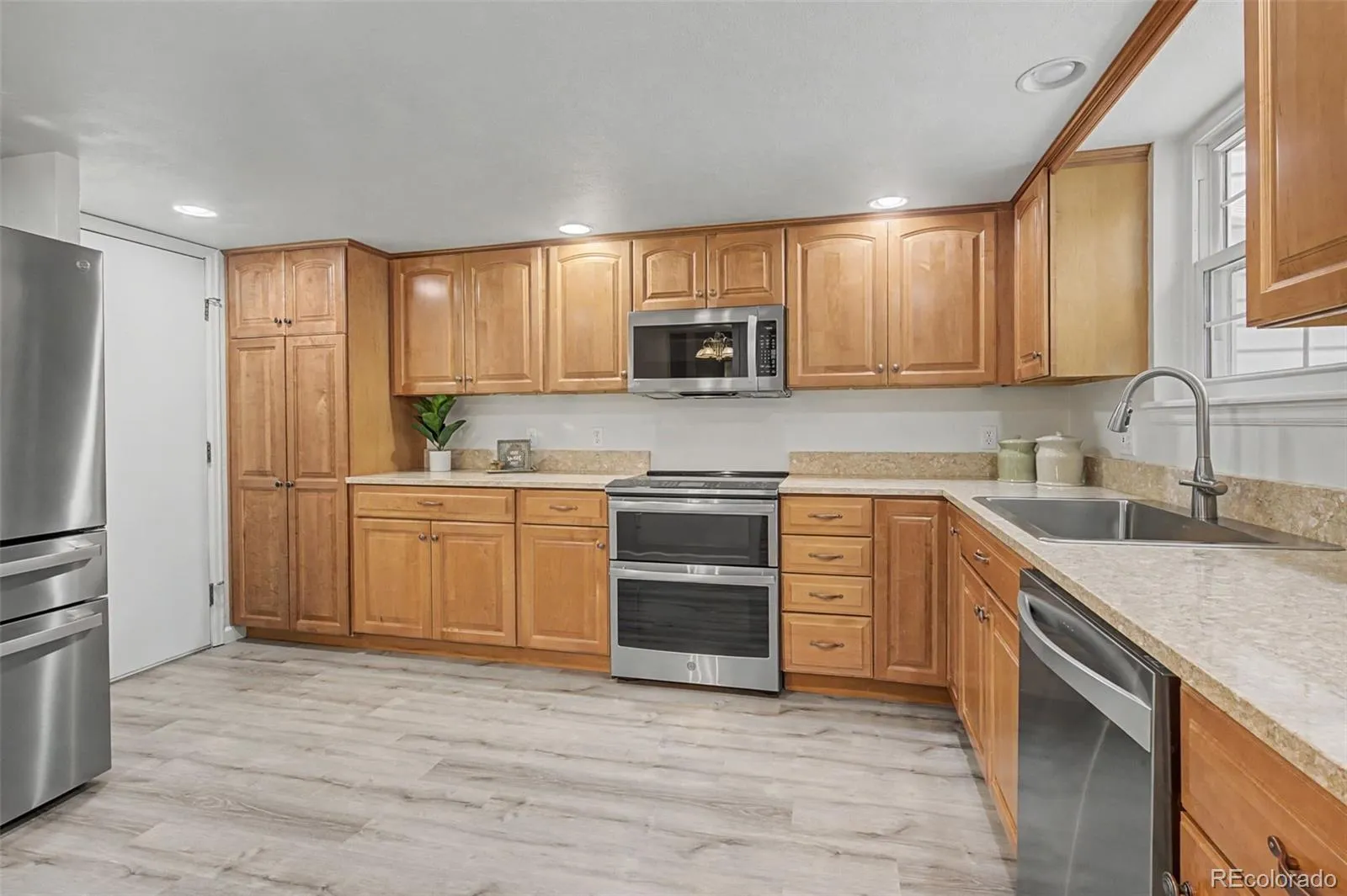 14305 E Marina Drive #B Aurora CO 80014 MLS #REC7515034 05222026215549 1600 0