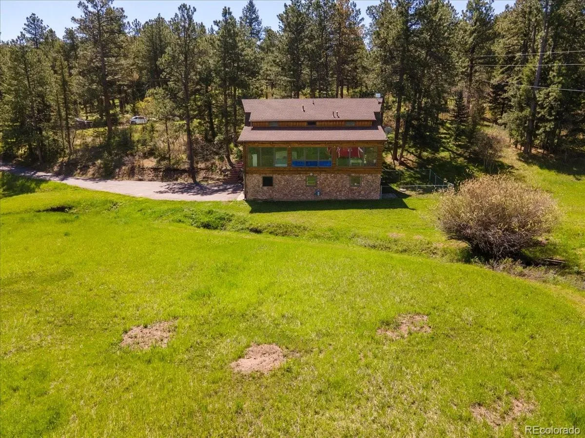 8752 S Ault Lane Morrison CO 80465 | MLS #REC7518860 03262026004919 1200 39