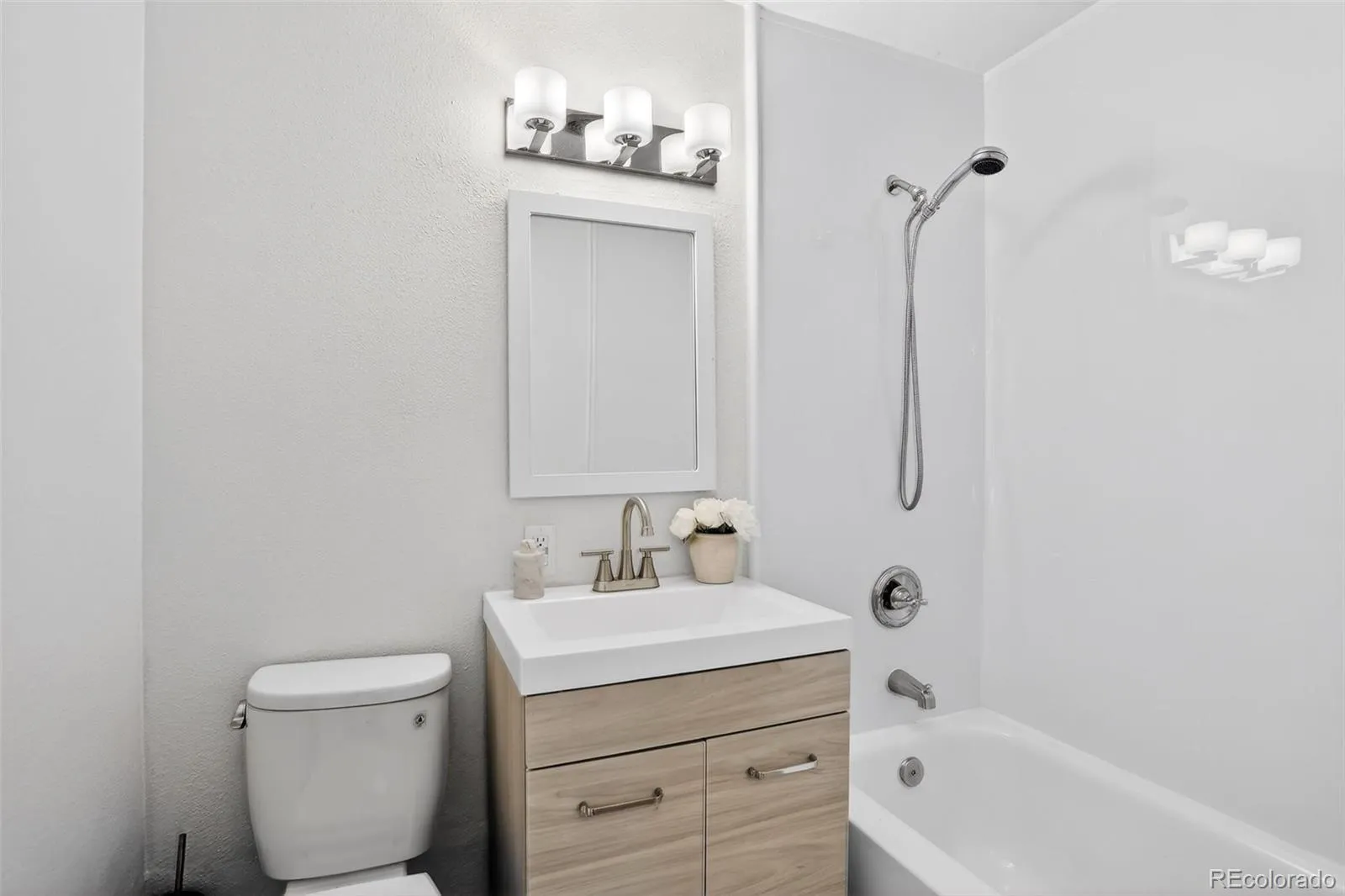 5430 S Lakeview Way Littleton CO 80120 MLS #REC7525410 05092026193019 1600 19