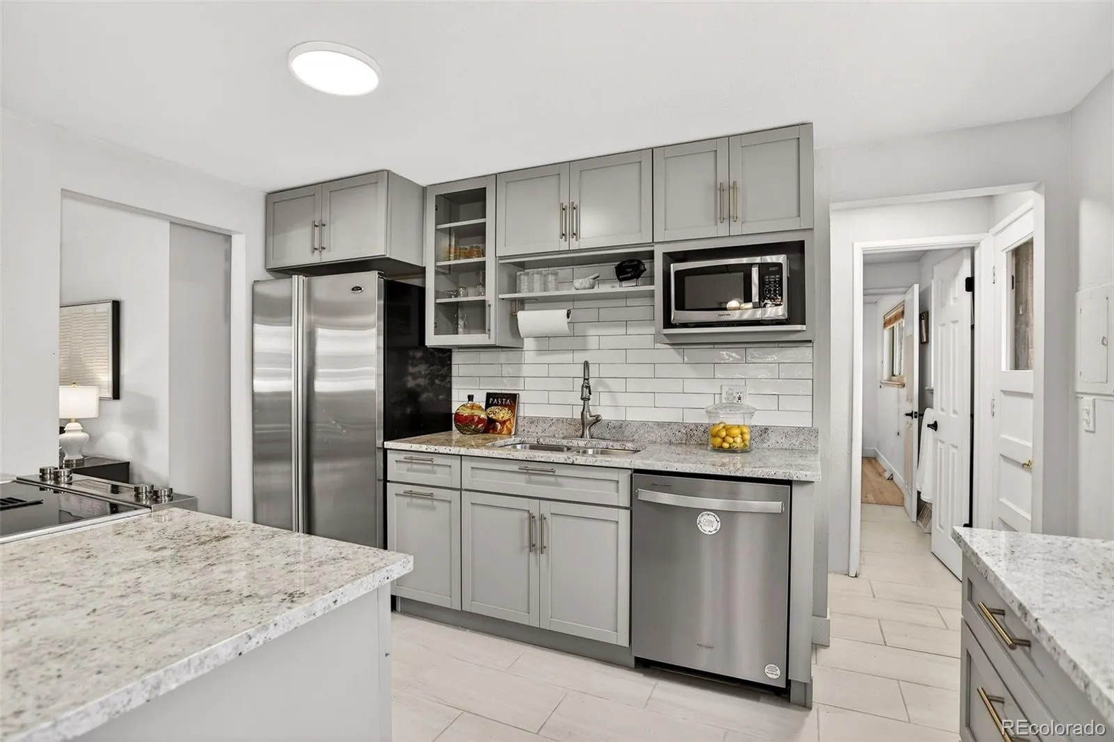 5430 S Lakeview Way Littleton CO 80120 MLS #REC7525410 05092026193019 1600 7