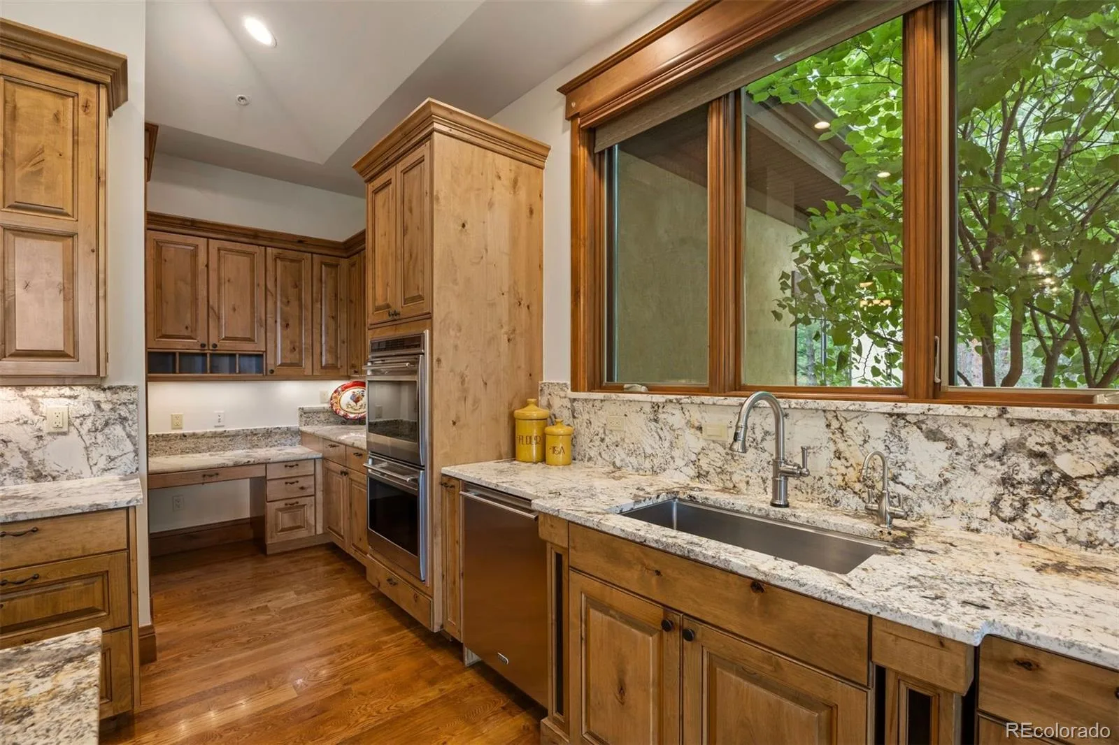 958 Westchester Circle Castle Rock CO 80108 | MLS #REC7526953 08152026013409 1600 24