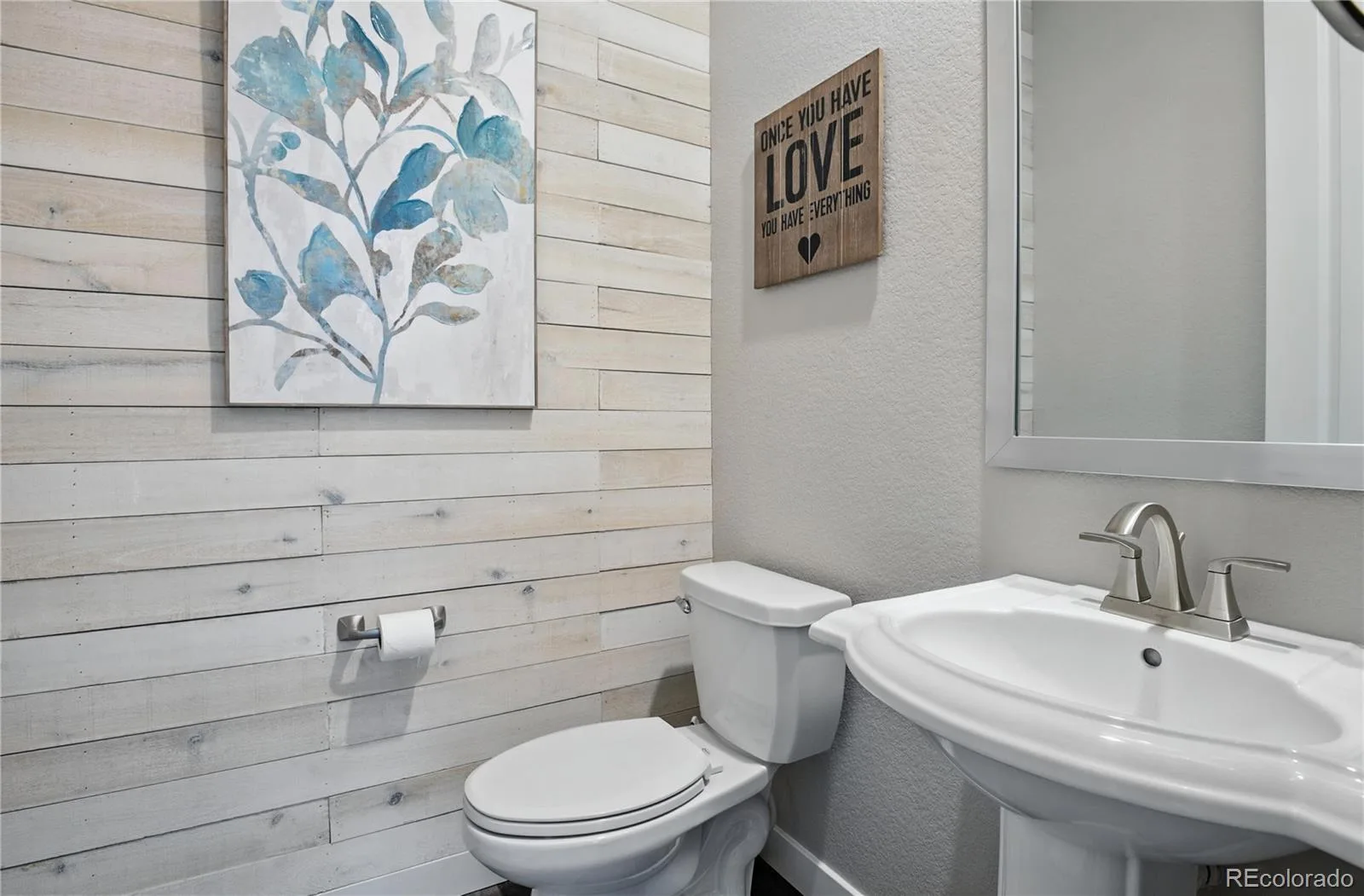 9538 Bear River Street Littleton CO 80125 | MLS #REC7528062 08292026005931 1600 35