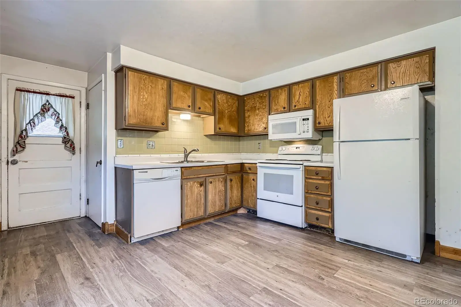 07122025170911 1600 8