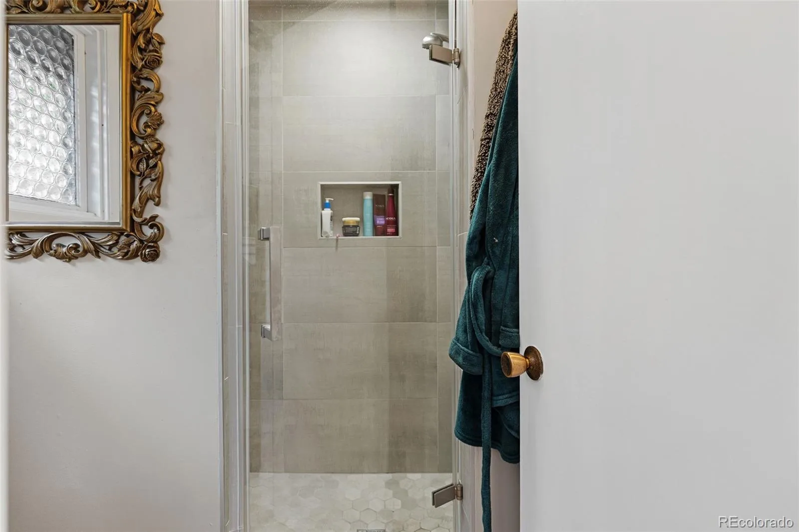 3691 S Narcissus Way Denver CO 80237 | MLS #REC7533386 10102026020153 1600 18