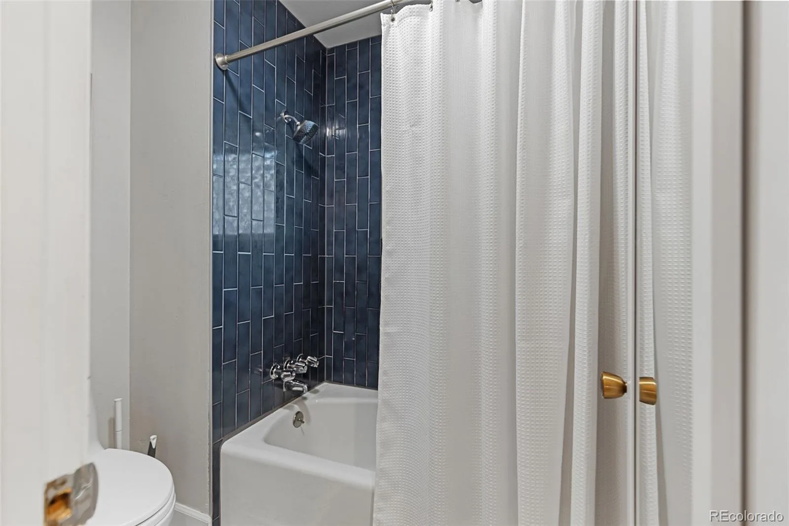 3691 S Narcissus Way Denver CO 80237 | MLS #REC7533386 10102026020153 1600 22