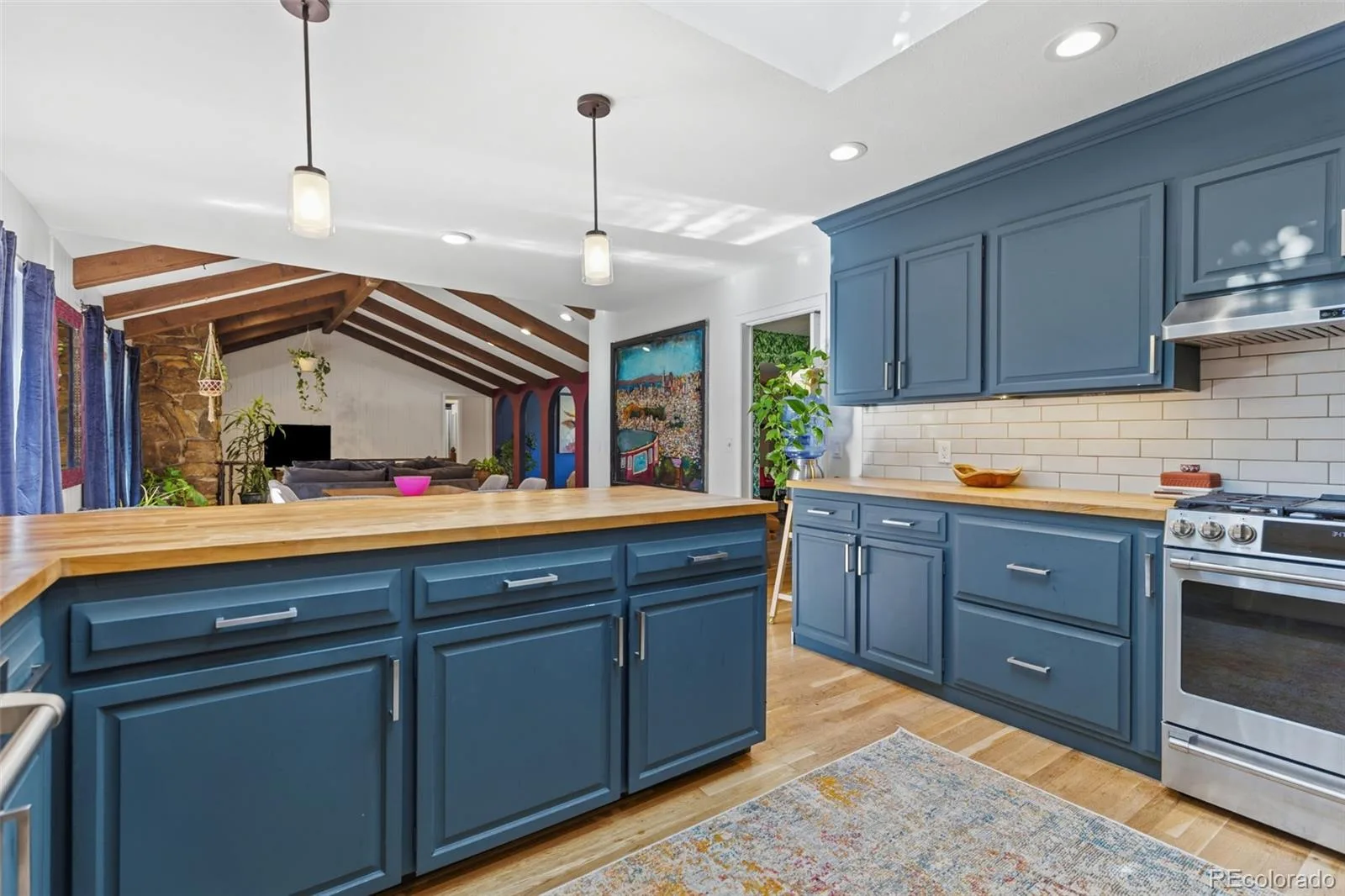 3691 S Narcissus Way Denver CO 80237 | MLS #REC7533386 10102026020153 1600 3