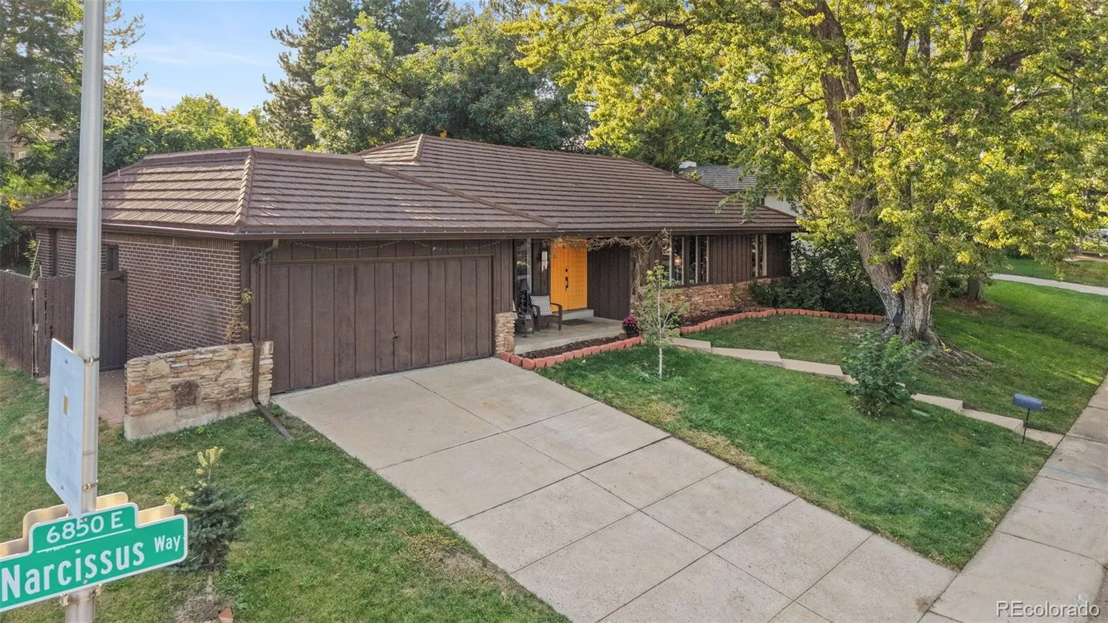 3691 S Narcissus Way Denver CO 80237 | MLS #REC7533386 10102026020153 1600 36