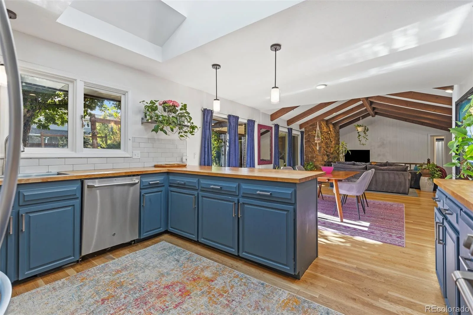 3691 S Narcissus Way Denver CO 80237 | MLS #REC7533386 10102026020153 1600 5